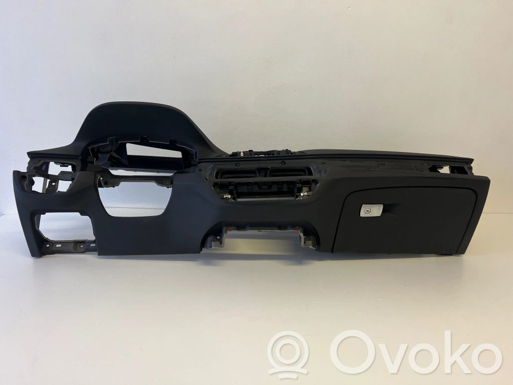 BMW 5 G30 G31 G38 Deska rozdzielcza 