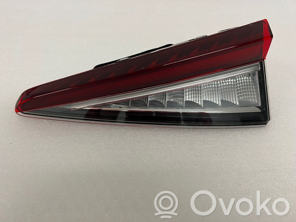 Lampy tylnej klapy bagażnika   2VP014788,5LG945308C,8000270