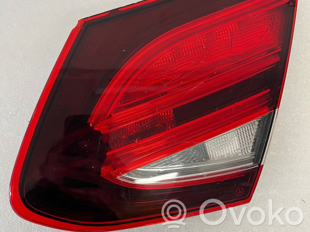 Mercedes-Benz C W205 Luci posteriori del portellone del bagagliaio 