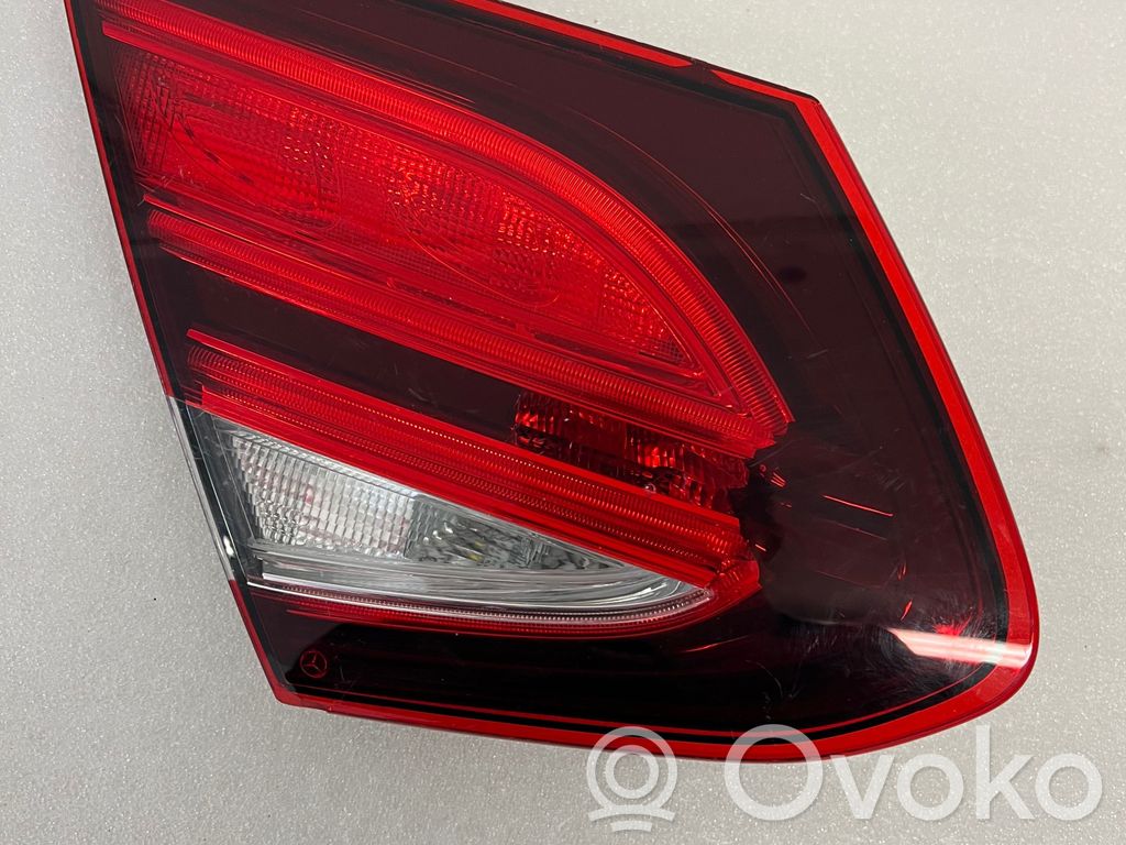 Mercedes-Benz C W205 Luci posteriori del portellone del bagagliaio 