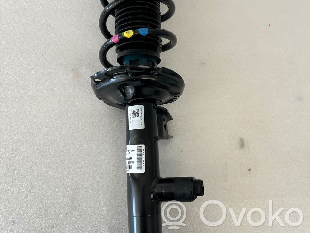 Volkswagen Golf VIII Amortyzator przedni 