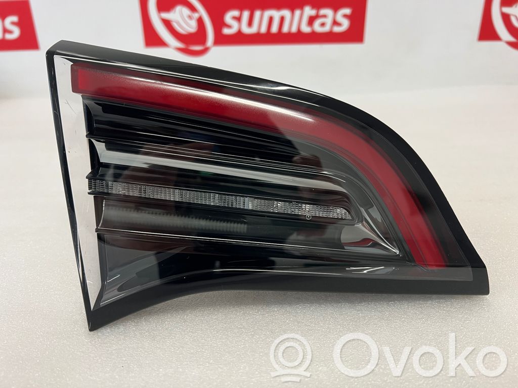 Tesla Model 3 Tailgate rear/tail lights 