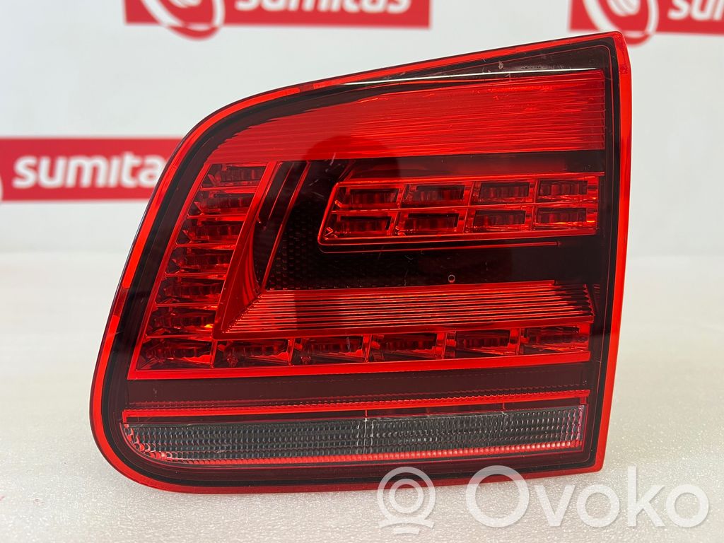 Volkswagen Tiguan Lampă spate în capacul portbagajului 