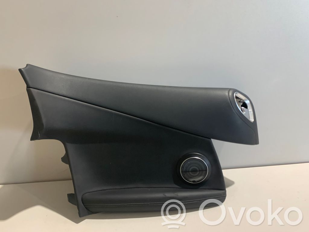Mercedes-Benz C W205 Boczek / Tapicerka drzwi tylnych 
