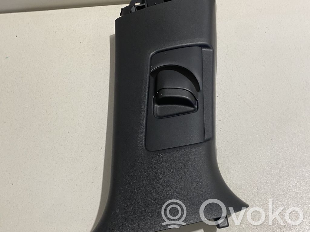 Lexus UX Pilar (B) (superior) 