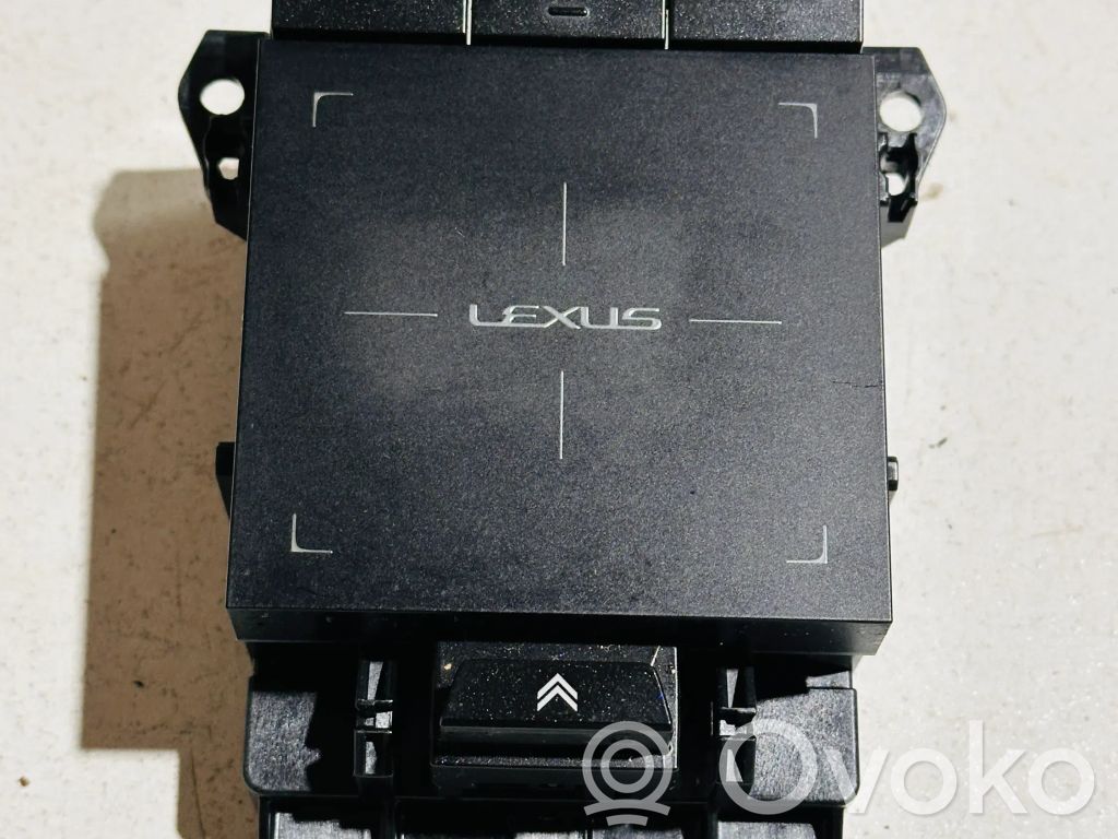 Lexus UX Unidad central de control multimedia 