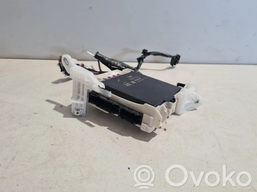 Lexus UX Módulo de confort/conveniencia 