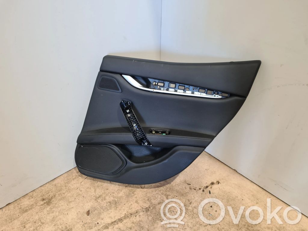 Maserati Ghibli Boczki / Poszycie drzwi tylnych 