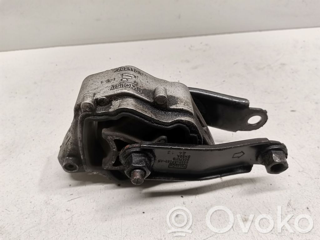 Volvo XC60 Engine mount bracket 