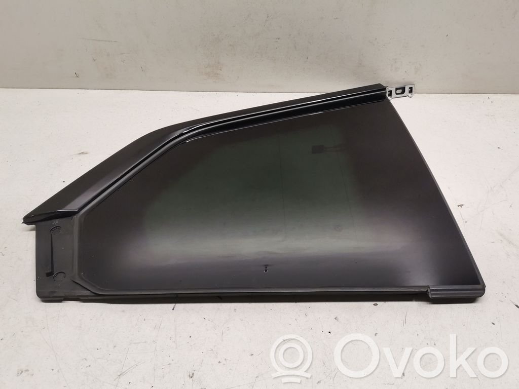 Rear side window   9448772,197784,944877213