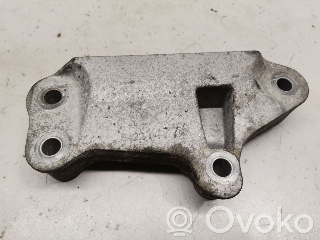 Engine mounting bracket   84221477