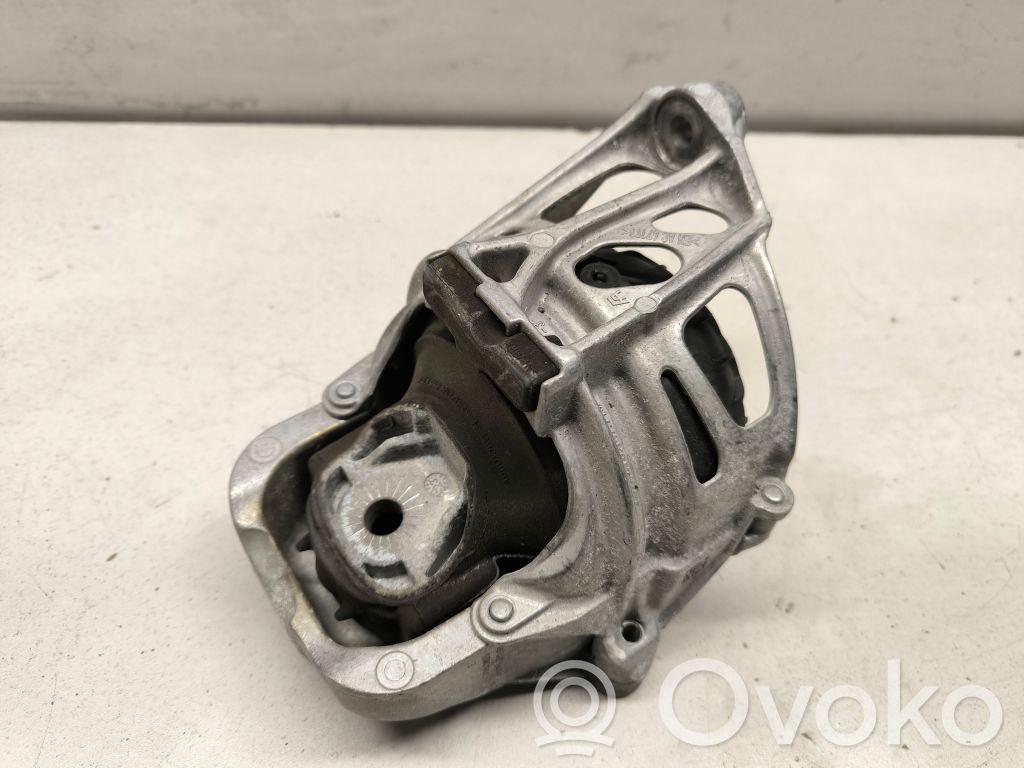 Porsche Cayenne (9Y0 9Y3) Engine mount bracket 