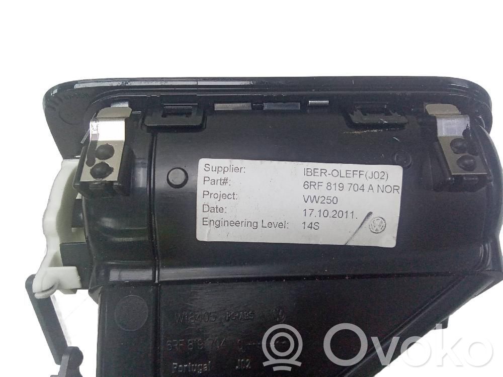 Volkswagen Polo V 6R Boczna kratka nawiewu deski rozdzielczej 