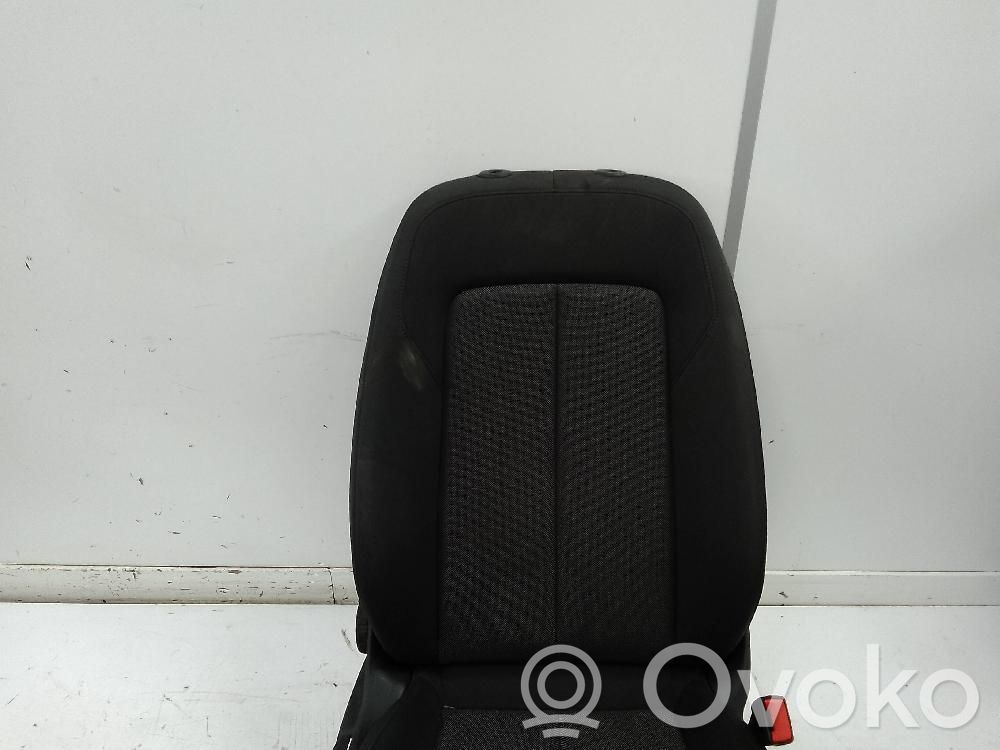 Audi Q2 - Etumatkustajan istuin 