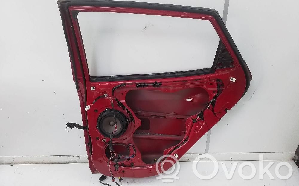 Puerta trasera   770042S040