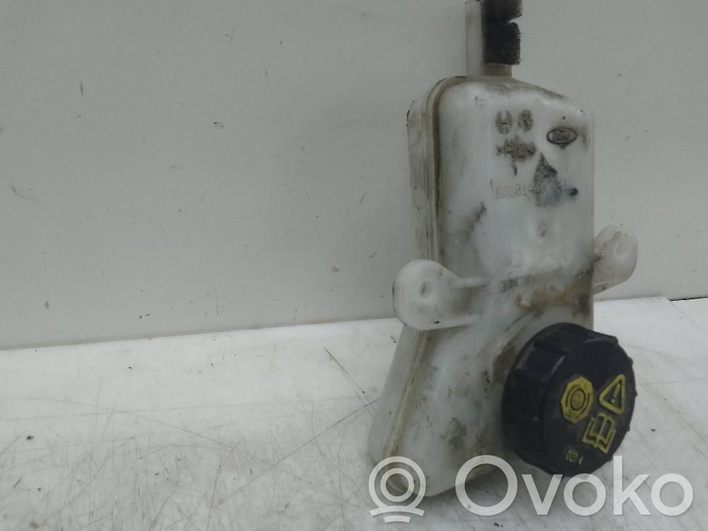Ohjaustehostimen nestesäiliö   BK212K478