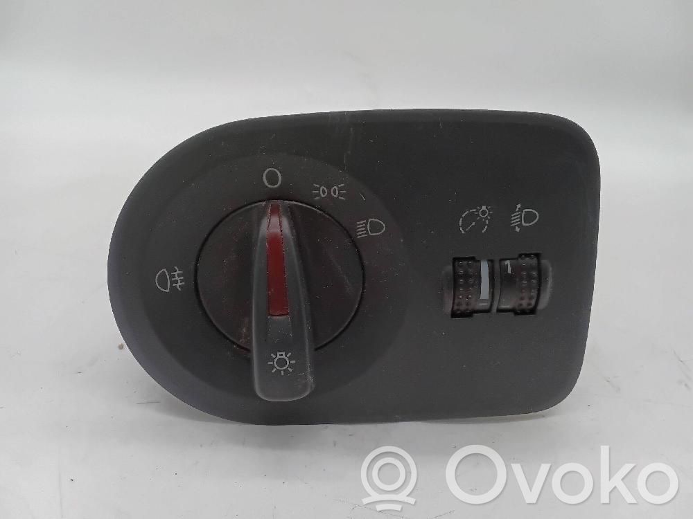 Seat Ibiza IV (6J,6P) Comutator lumini 