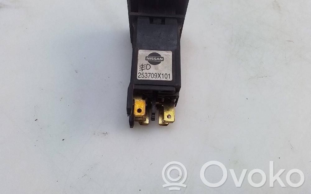 Nissan Atleon Otros interruptores/perillas/selectores 