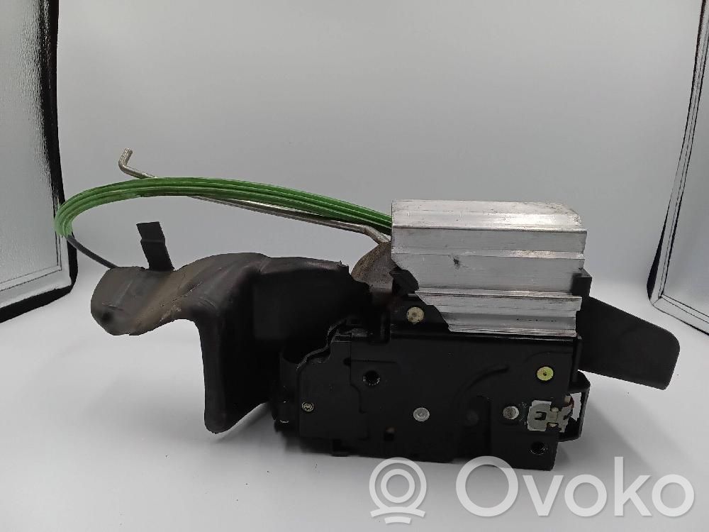 Audi A4 S4 B7 8E 8H Etuoven lukko