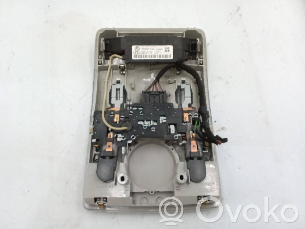 Luz del asiento delantero   8E0951177