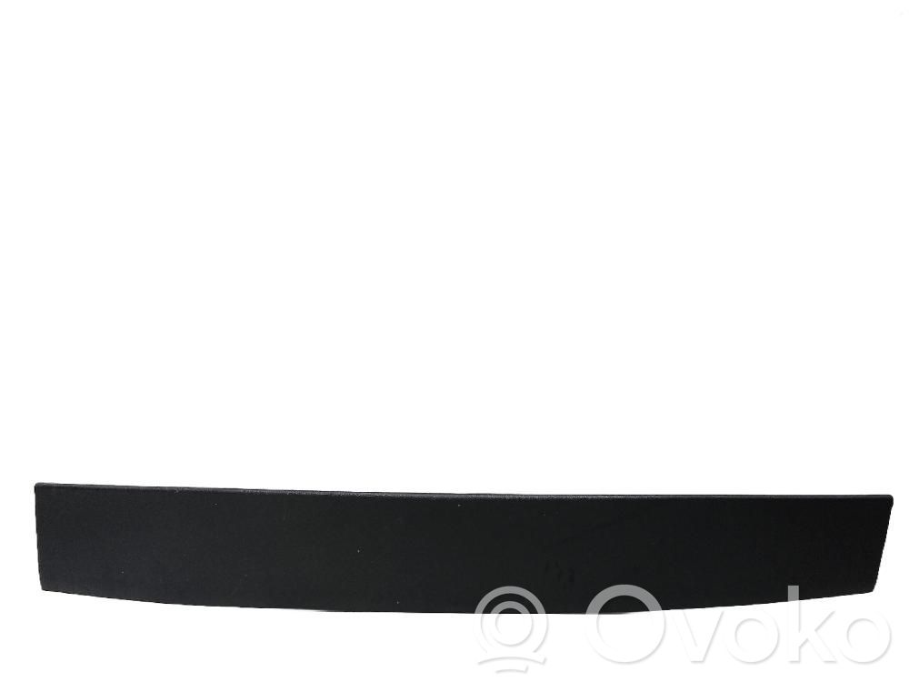 Volkswagen Golf VIII Rivestimento portellone 