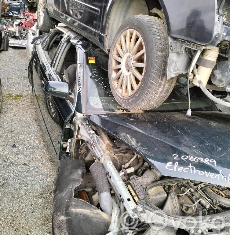 Audi A4 S4 B7 8E 8H Ohjaustehostimen nestesäiliö 