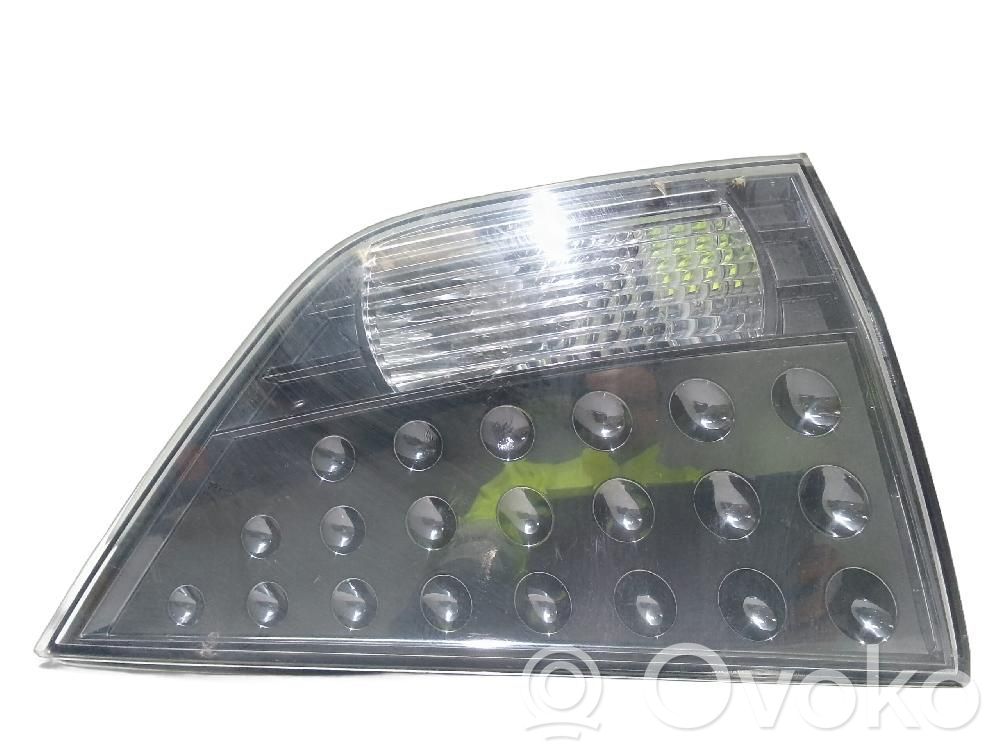 Mitsubishi Outlander Luci posteriori del portellone del bagagliaio 