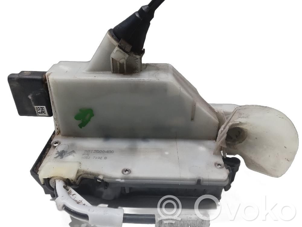 Peugeot 208 I Încuietoare ușă față 