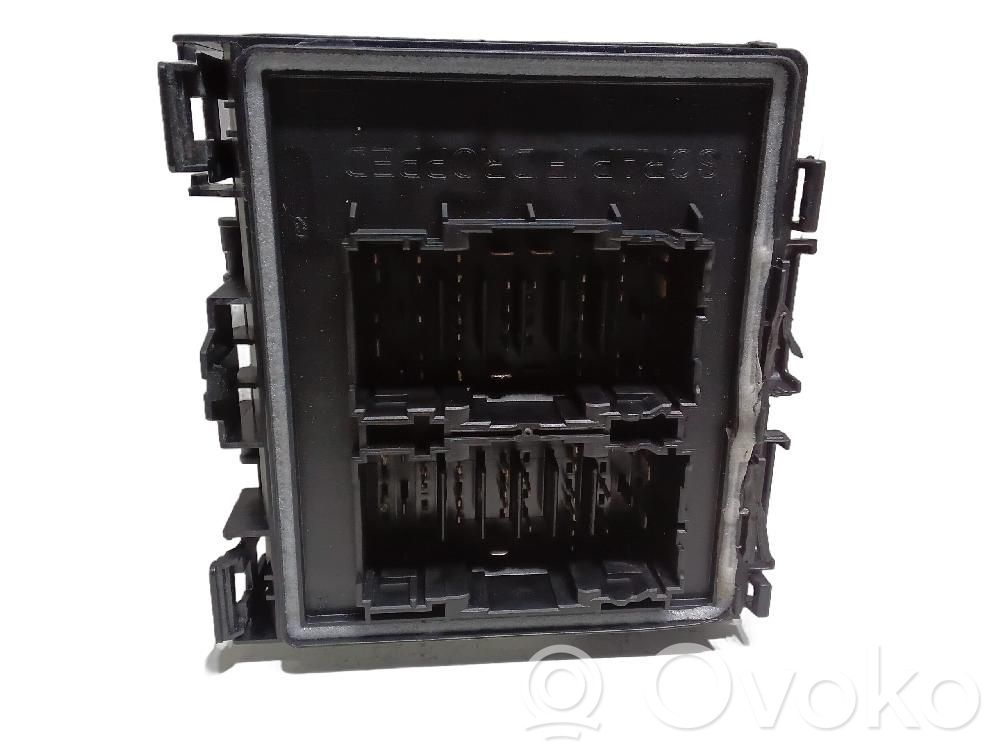 Other control units/modules   R2XT14D068