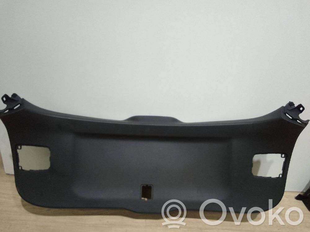 Mazda 3 II Garnitures hayon 