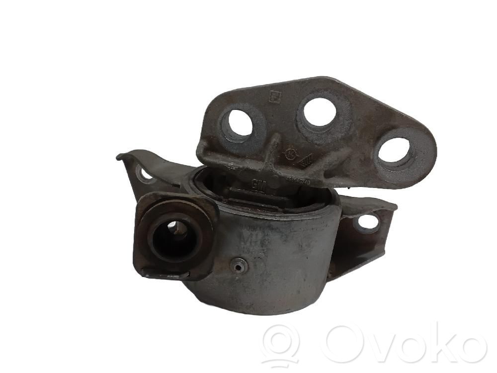 Mitsubishi ASX Engine mount bracket 