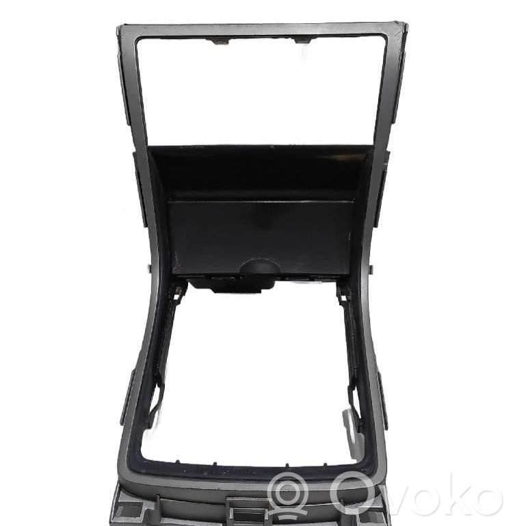 Mazda 6 Embellecedor de la consola central 
