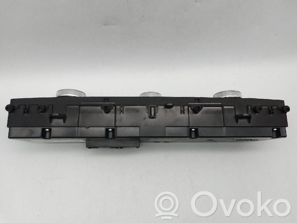Audi RS Q8 Panel klimatyzacji 