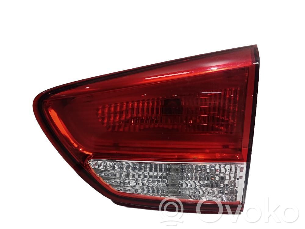 KIA Carens III Lampă spate în capacul portbagajului 