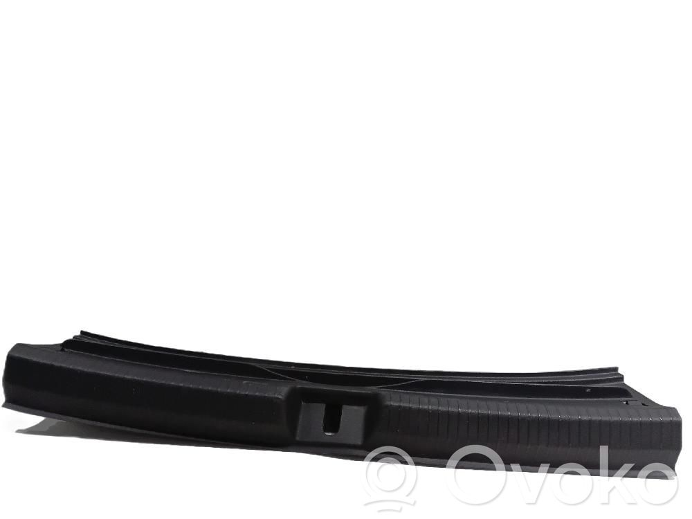 Volkswagen Golf VIII Rivestimento portellone 