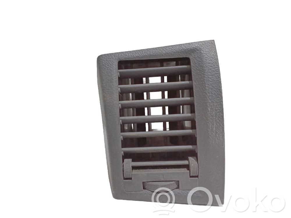 Audi A1 Rejilla de ventilación central del panel