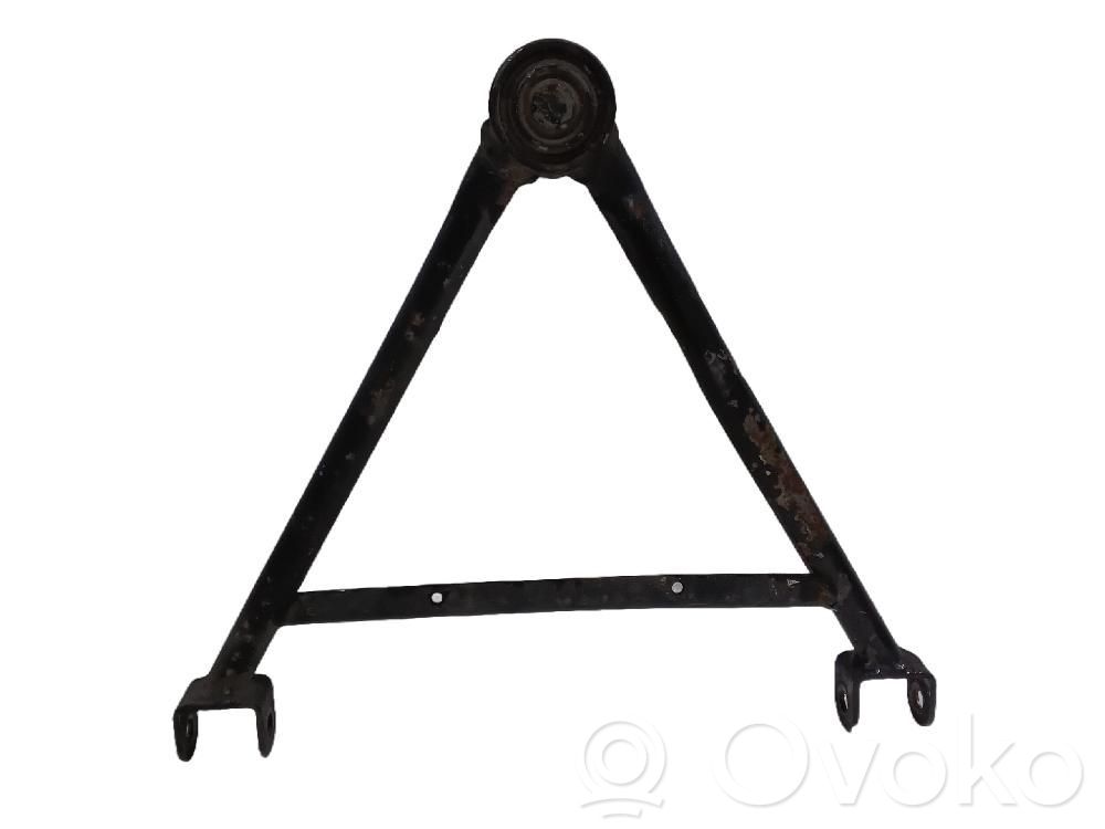 Ligier Nova Fourchette, bras de suspension inférieur avant