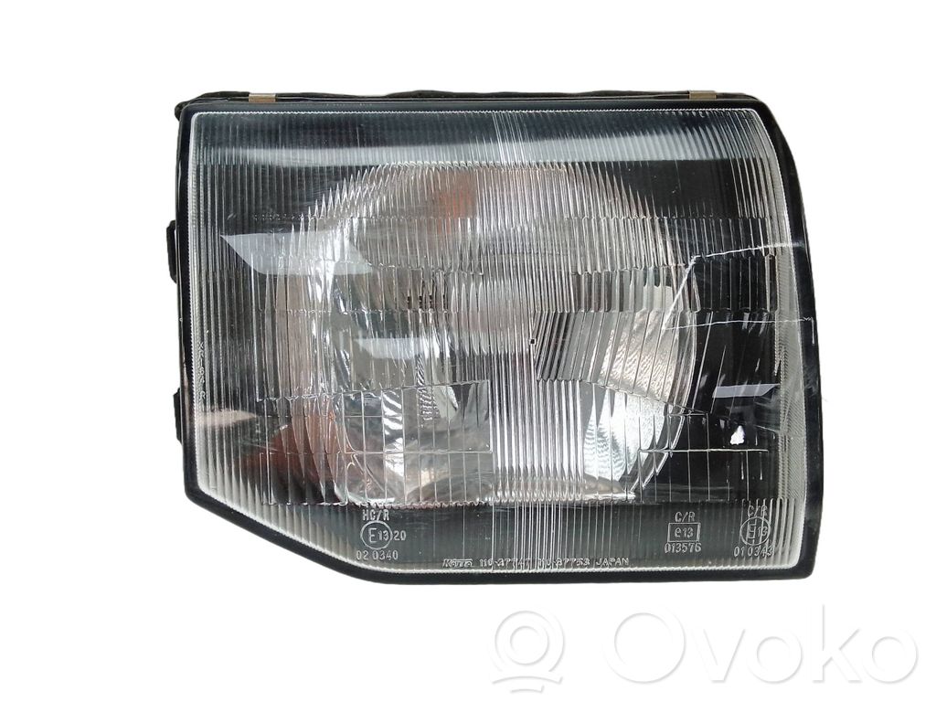 Mitsubishi Pajero Lampa przednia 