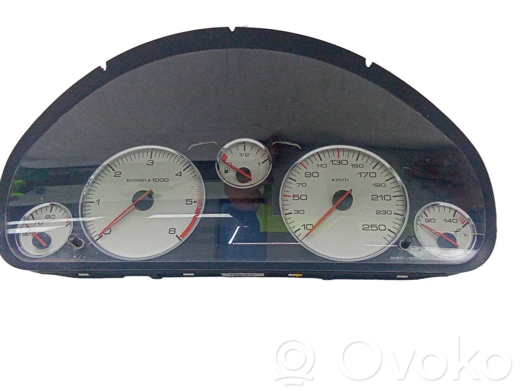 Peugeot 407 Armaturenbrett Cockpit 