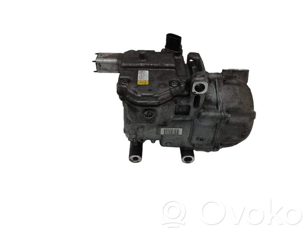 Toyota Auris E180 Ilmastointilaitteen kompressorin pumppu (A/C) 