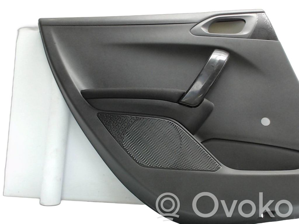 Peugeot 208 I Takaoven verhoilu 