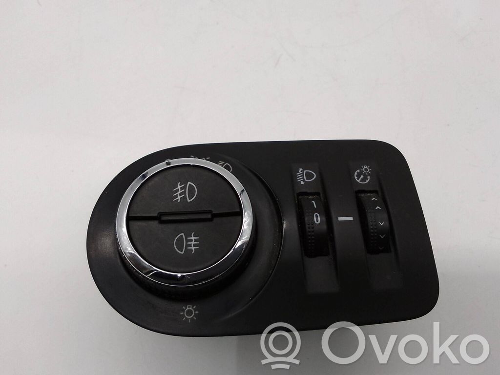 Opel Zafira C Interrupteur d’éclairage 