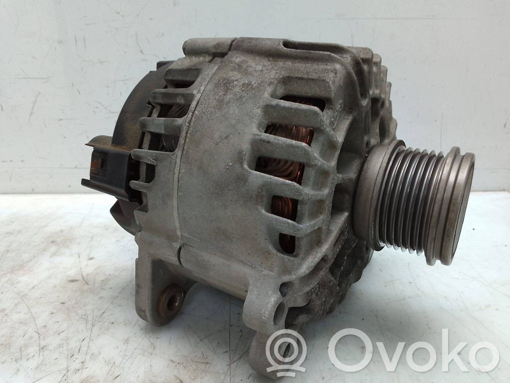 Audi Q3 8U Lichtmaschine 