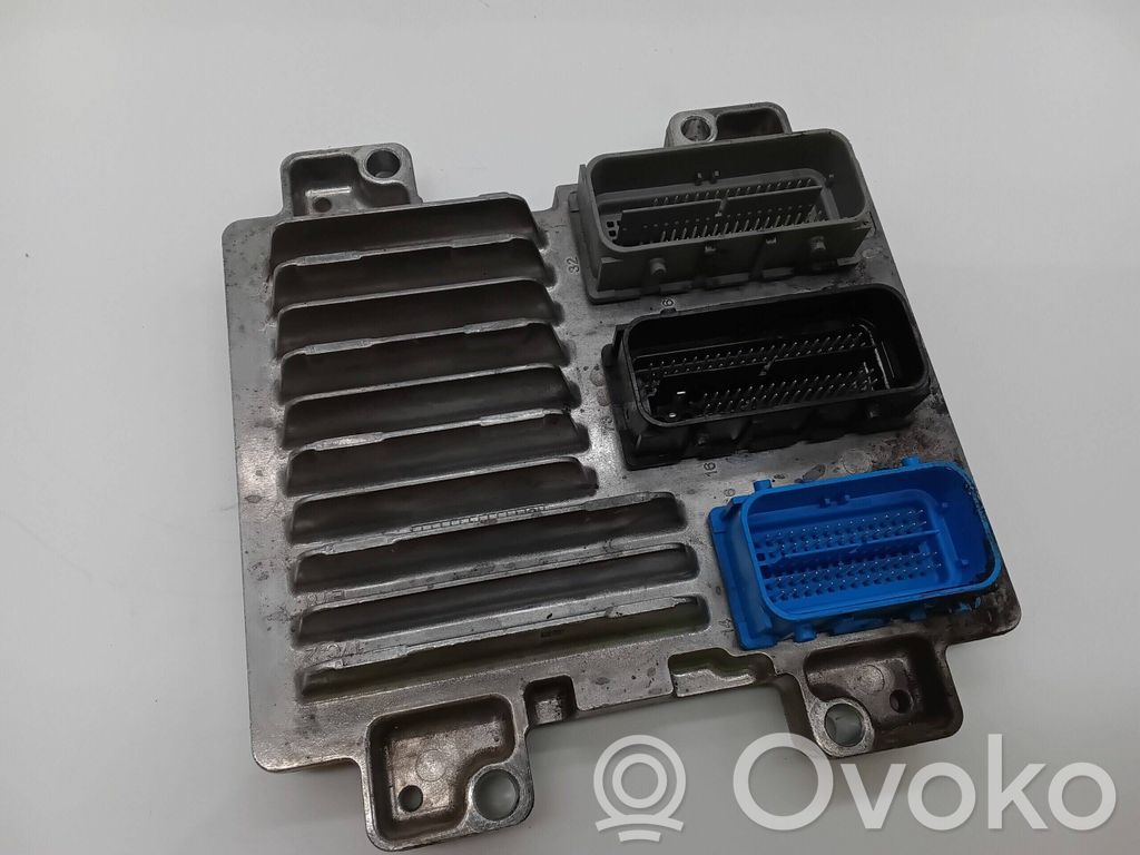 Volkswagen Polo V 6R Unidad de control/módulo del motor 