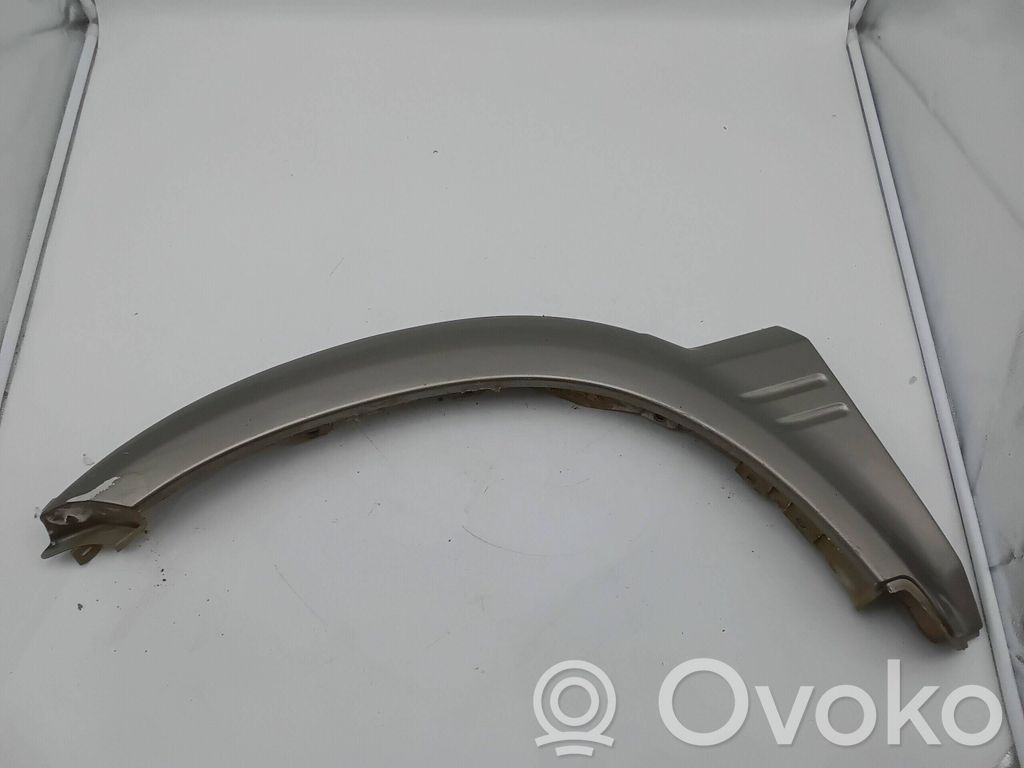 Nissan Patrol 260 Spoileris galinio stiklo