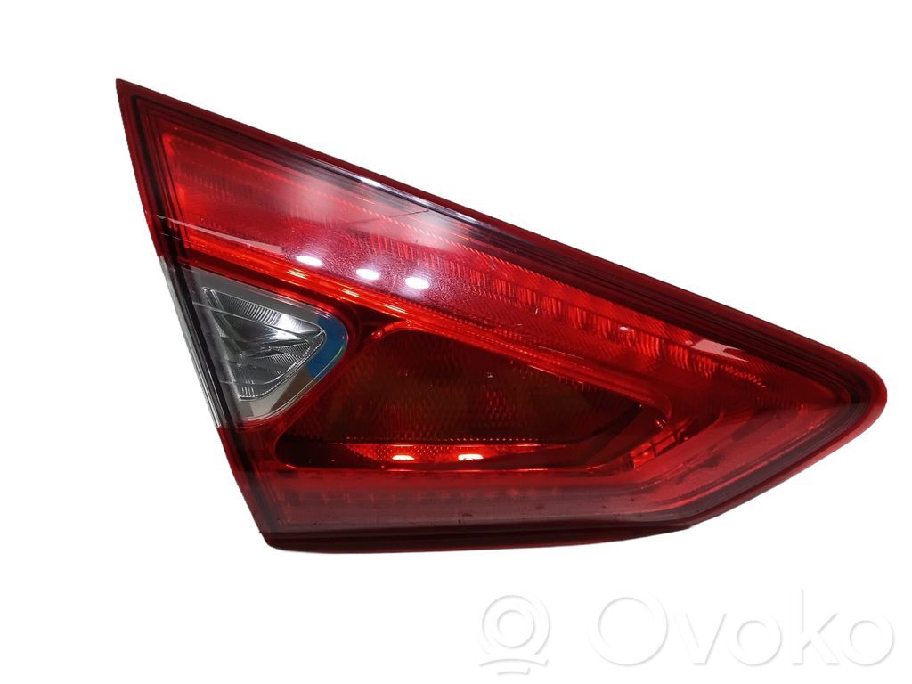 Nissan Pulsar Feux arrière / postérieurs 