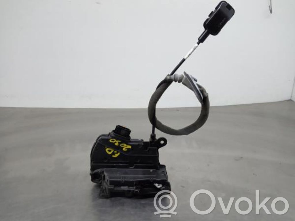 Priekšpusē slēdzene   805024563R,40627237