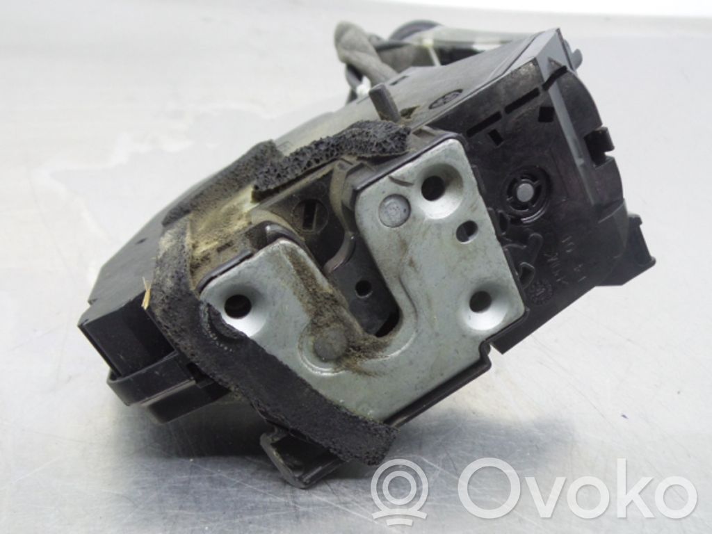 Rear door lock   825012422R,40717206,4PINOS