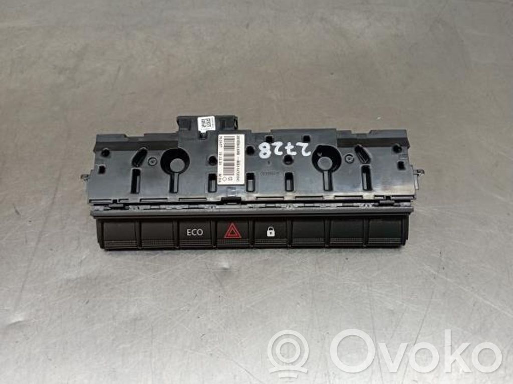 Hazard light switch   283E86169R,BE1167235C