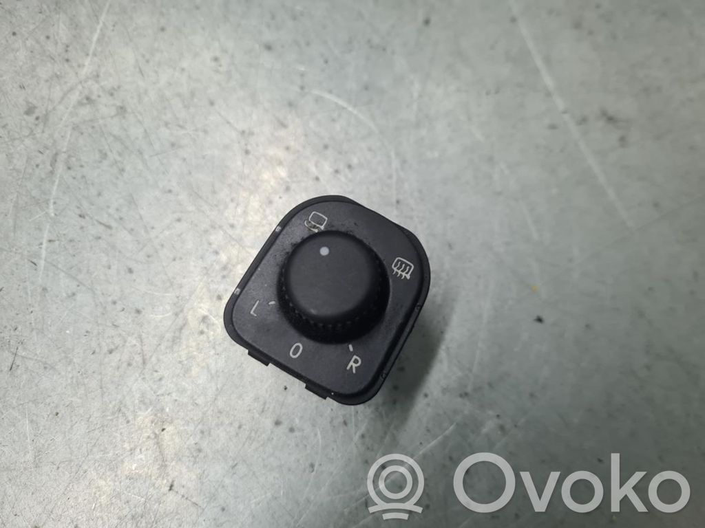 Volkswagen PASSAT B6 Wing mirror switch 